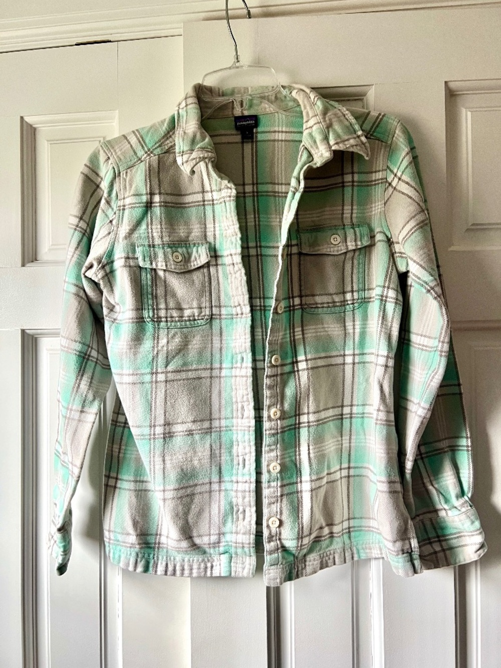 Patagonia Women's Long-Sleeved Organic Cotton Midweight Fjord Flannel Shirt